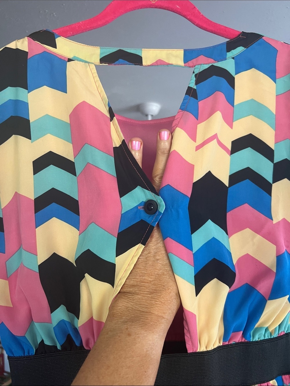 Vintage Style Emmetee Chevron Print Dress in Yellow, Pink & Blue - Picture 3 of 10